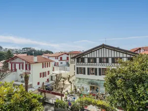 Image of Appartement à 200 m de la plage avec terrasse et parking, au cœur des commerces et restaurants - FR-1-2-426
