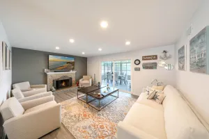 Image of Fully Remodeled Cheerful 4-Bedroom Close to Beach!