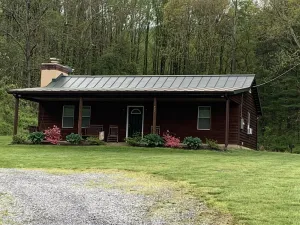 Image of Antler Ridge Cabin -Next to Shenandoah National Park
