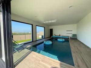 Image of Magnifique maison vue mer avec piscine intérieure