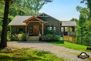 Image of New log cabin on 52 acres, hot tub, Pet Friendly!