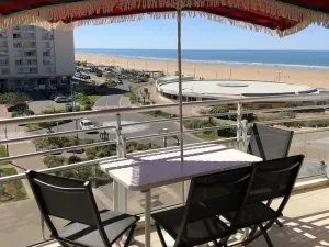 Image of Studio moderne 4 pers, balcon et plage à 50m - FR-1-323-423