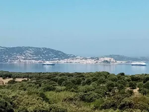 Image of MAISON 150m2 Rd C DE VILLA SUR LE GOLF DE CALVI for 4 to 8 adults clim