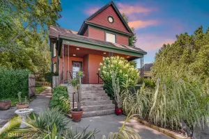 Image of Captain's House\/\/ Large & FUN Family Home 5 minutes to the Beach