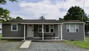Image of Cozy home, close to town & perfect for a family