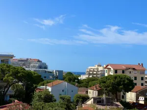 Image of JUAN LES PINS - TOWN CENTER - 4 people