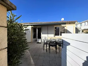Image of Maison de Vacances avec Terrasse Dallée, 6 Couchages, à Deux Pas de l'Océan à St-Jean-de-Monts - FR-1-224C-94