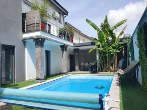 Image of Beautiful architect-designed house with swimming pool, sauna, hammam...