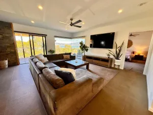 Image of 4 bed 2 Storey House With Views Spa Near Beach