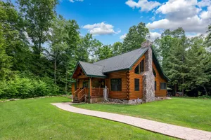 Image of Beautiful Log Cabin on 17 Acres in NW Pennsylvania w\/Hot Tub