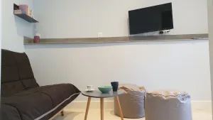 Image of Elegant and functional 2-room studio, 5 minutes from the train station and 10 minutes from the beach!