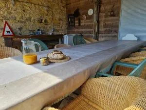 Image of Magnificent typical Morvan house with swimming pool