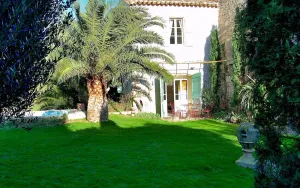 Image of Typical Languedoc grape picker house with swimming pool