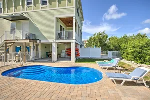 Image of Pool, Dockage, Walk to Sombrero Beach, Kayaks, 4 BR, Fish Cleaning Station