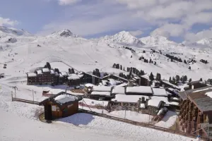 Image of 100m from resort center, Ground floor, view ski slopes\/ski slopes, balcony, tv, ski locker, 23m²