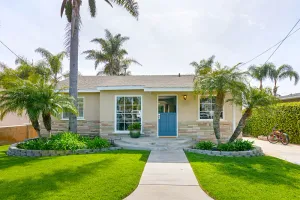 Image of Ultimate Beach Bungalow - 1 block from beach - huge backyard