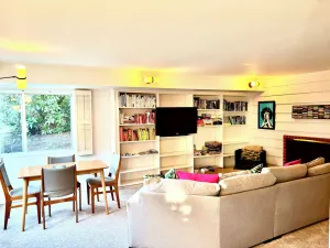 Image of Cozy private apartment with parking Olympic Manor, Ballard, North Beach