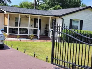 Image of Large Ranch home w\/2 beds\/2 living\/2bath near Braves Stadium
