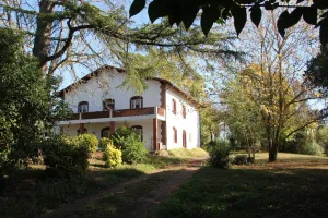 Image of Mansion of an old farm, cottage in France, quiet and romantic stay in the Gers