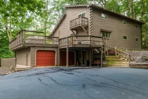 Image of 4BR, 3BA Log Cabin