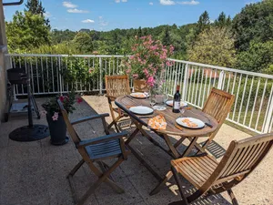Image of Le Bûcher Cottage – Renovated Barn with Terrace and Enclosed Courtyard in Périgord