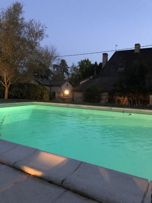 Image of Domain surrounded by a large park with outdoor pool 80km from Bordeaux