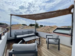 Image of Duplex Standing de 77m2 Avec Rooftop de vue mer Situé Plein Centre de Bandol