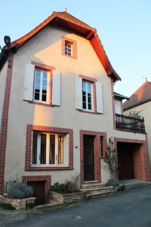 Image of THE HOUSE OF HELENE VAL DE BESBRE near LE PAL
