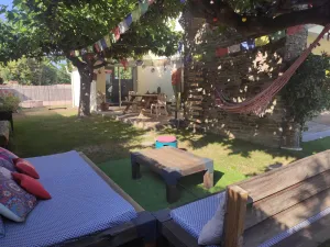 Image of Large 110m2 house with shady garden and swimming pool