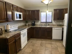 Image of Condo walking distance to Mark twain Lake and Jellystone! Sleeps 8!
