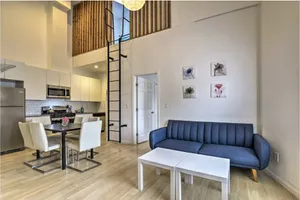 Image of Loft 1700A two blocks from Bart and Amtrek