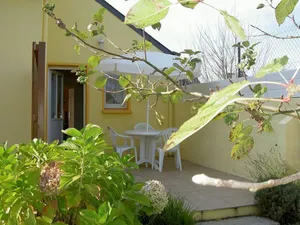 Image of Attached ground floor apartment on Enclosed grounds