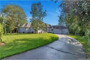 Image of Exquisite Beach Villa In Ground pool and Spacious Bermuda room! 2 living Rooms!
