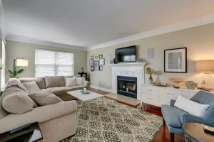 Image of Walk to restaurants! 10min to beaches and downtown Charleston.
