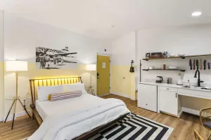 Image of Kawelohea Studio suite. ʻoluʻolu komo