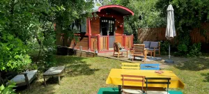 Image of Caravan in Drôme Provençale in the middle of a private garden
