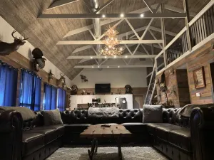 Image of Luxurious Otter Pointe