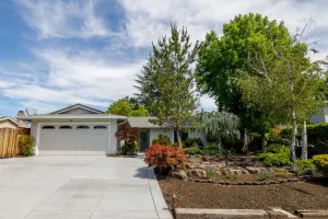 Image of Cheerful 3bedrooms\/2bathrooms Single Family House