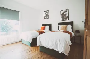 Image of COSY 5bed 2bath Well Equipped House in Coventry City near Amenties makes great DIGS, WI-FI, ON STREET PARKING, SMART TVS IN ROOMS, COOP SHOP 2MINS WALK