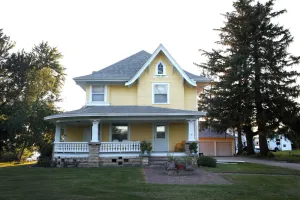 Image of Historic farmhouse on an acreage in Marion