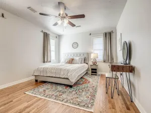 Image of 15% Winter Discount~ Entire Home ~ Full Kitchen ~ Large Fenced Backyard