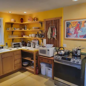 Image of Mapleton Hill - Artists Colorful Apartment in Welcoming Home