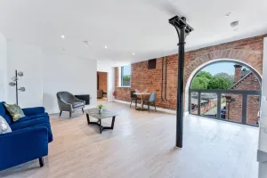 Image of Stylish 2 Bed Apartment Burton On Trent