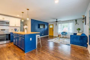 Image of Lovely home! Perfect central location