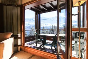 Image of Sunny two bedroom apartment with mountain views