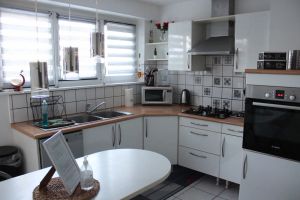 Image of Quiet, spacious F4 for families or professionals with private parking