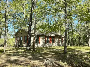 Image of Secluded Turkey Ridge Cottage Above The River