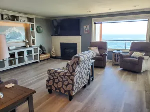 Image of \"By The Sea\" Oceanfront Updated Rainbow Rock Condo, Spectacular Views, 1st Floor