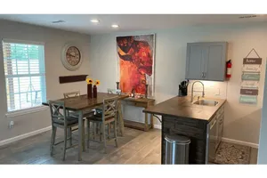 Image of WILD CARD SUITE: Unit B.              Casino Retreat & Pickleball court