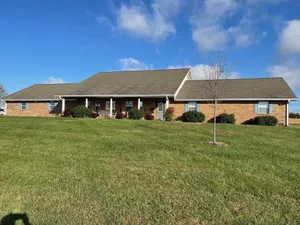 Image of Country Charm! Billiards and Ping Pong Table & Sunroom, Spacious & Sleeps 14!